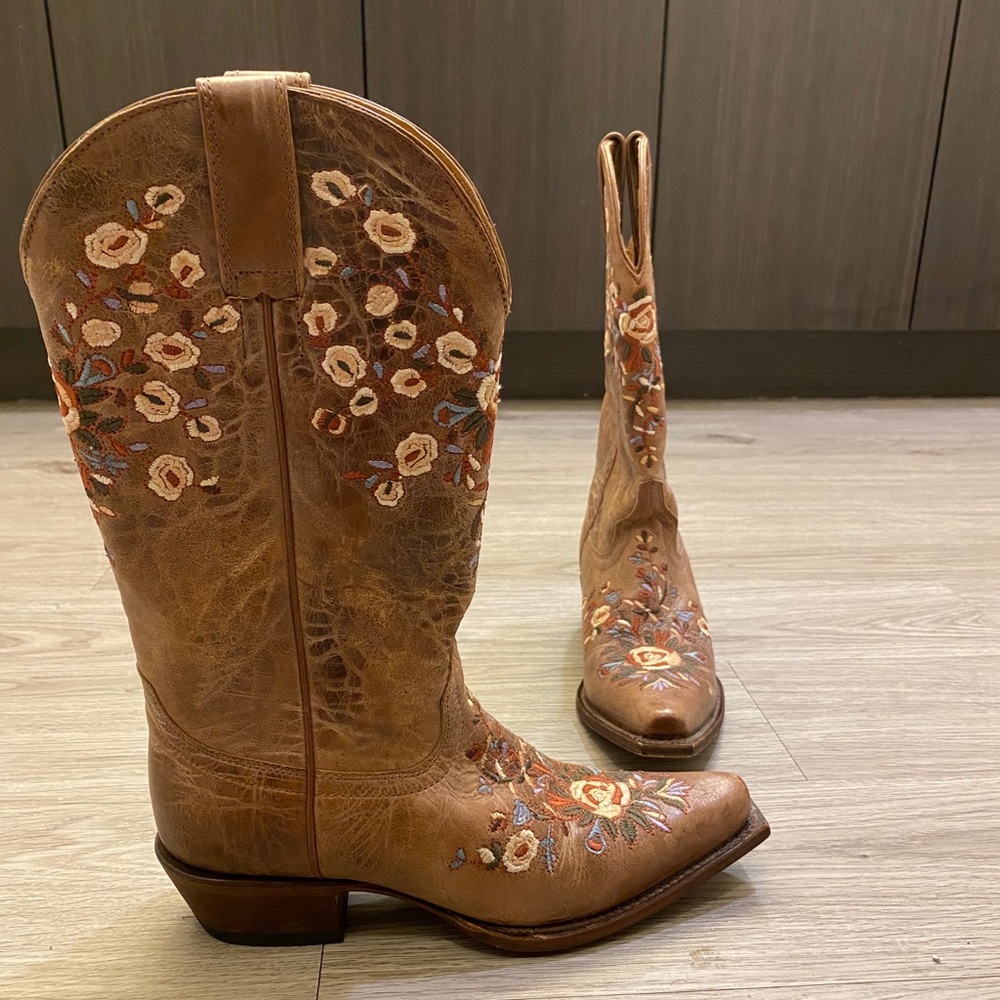 Country boots